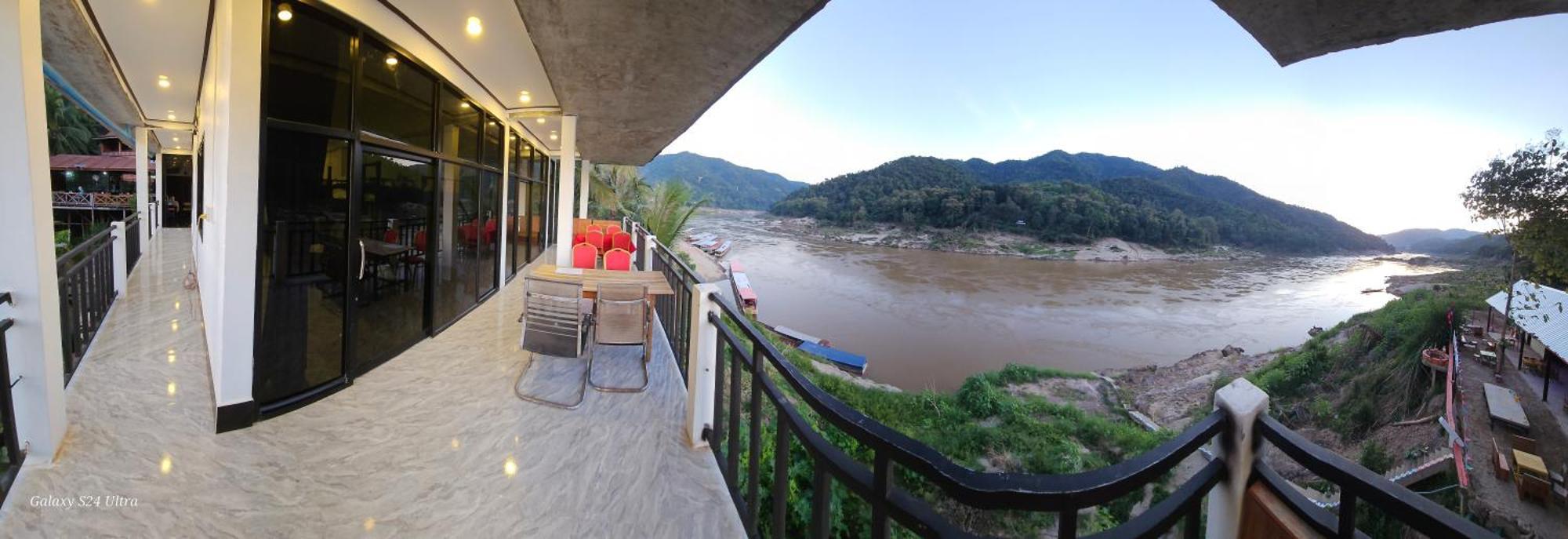 Inn Riverside Hostel Pb Пакбенг Экстерьер фото